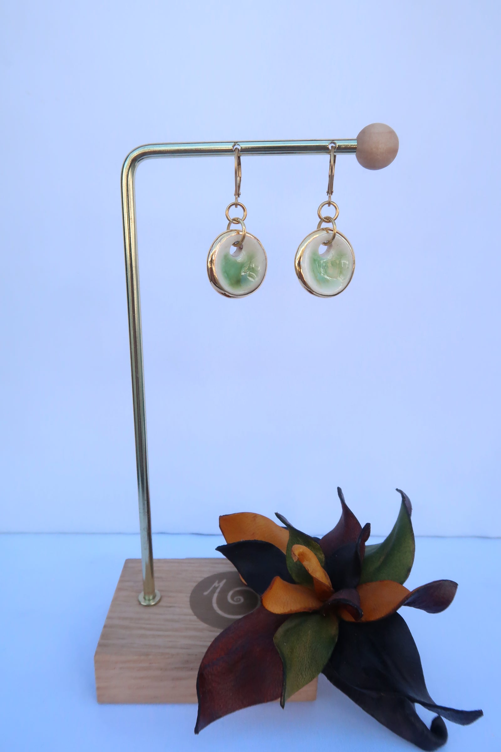 Pendiente de colgar ceramica y oro