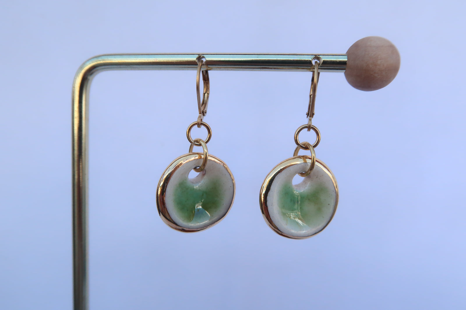 Pendiente de colgar ceramica y oro