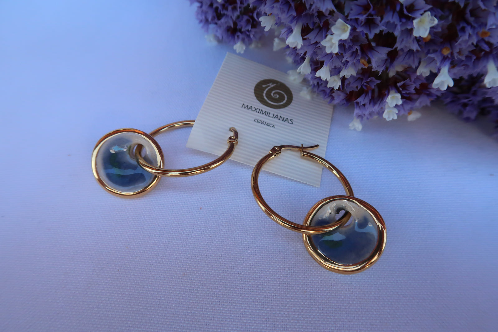 Pendiente argolla grande ceramica y oro