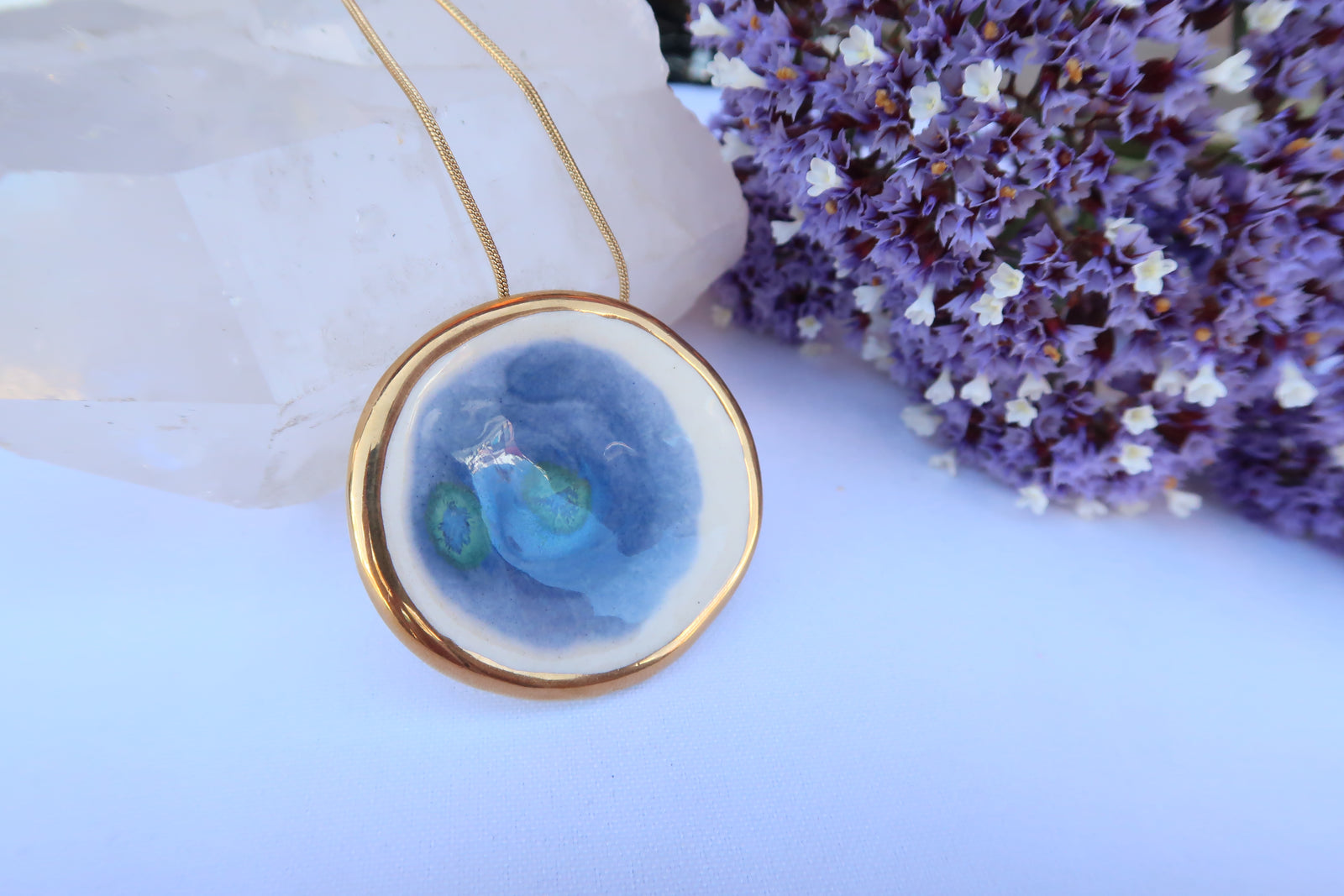 Collar redondo  ceramica y oro