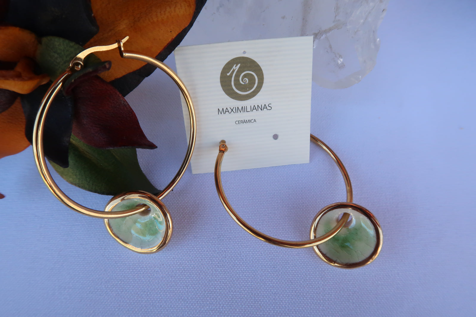 Pendiente argolla grande ceramica y oro