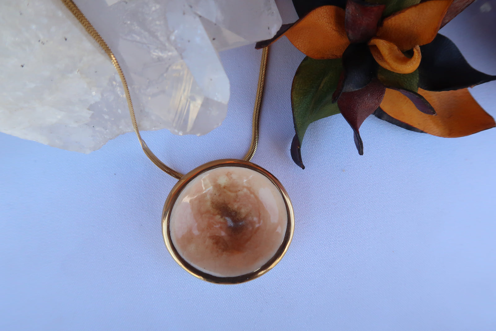 Collar redondo ceramica y oro