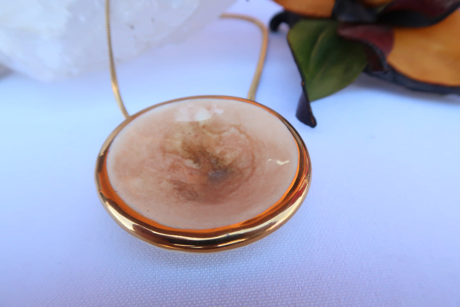 Collar redondo ceramica y oro